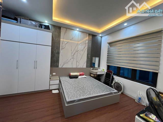 BÁN NHÀ PHỐ THỊNH QUANG-ĐỐNG ĐA -LÔ GÓC - DT 37M2 x 5T, MT 4M- GIÁ  7,8TỶ. - 4