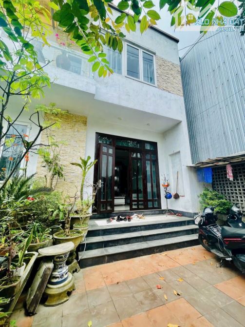 BÁN BIỆT THỰ MẶT TIỀN TRUNG TÂM TP HUẾ 180M2 GIÁ CHỈ 6.X TỶ - 4