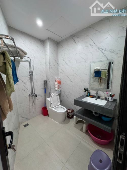 BÁN NHÀ PHỐ THỊNH QUANG-ĐỐNG ĐA -LÔ GÓC - DT 37M2 x 5T, MT 4M- GIÁ  7,8TỶ. - 5