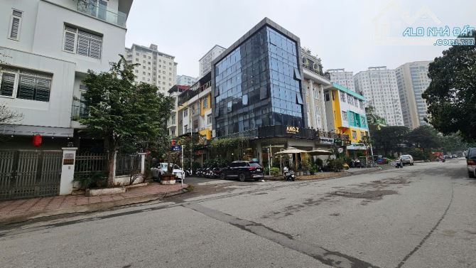 Bán gấp nhà riêng 210m2 MT 30m BT-LK KĐT Văn Khê,La Khê,HĐ. Lô góc 3mặt thoáng.Giá 55ỷ555 - 6