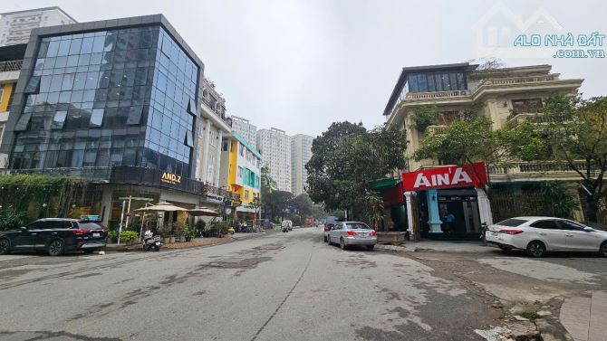 Bán gấp nhà riêng 210m2 MT 30m BT-LK KĐT Văn Khê,La Khê,HĐ. Lô góc 3mặt thoáng.Giá 55ỷ555 - 9