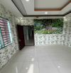 Chủ ngộp cần ra gấp nhà 4 tầng có thang máy ở mặt tiền Ngã Tư Ga, có thang máy,
