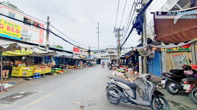 Mặt tiền kinh doanh chợ Bùi Minh Trực 4x32 DTSD 143m2 chỉ 16 tỷ 8