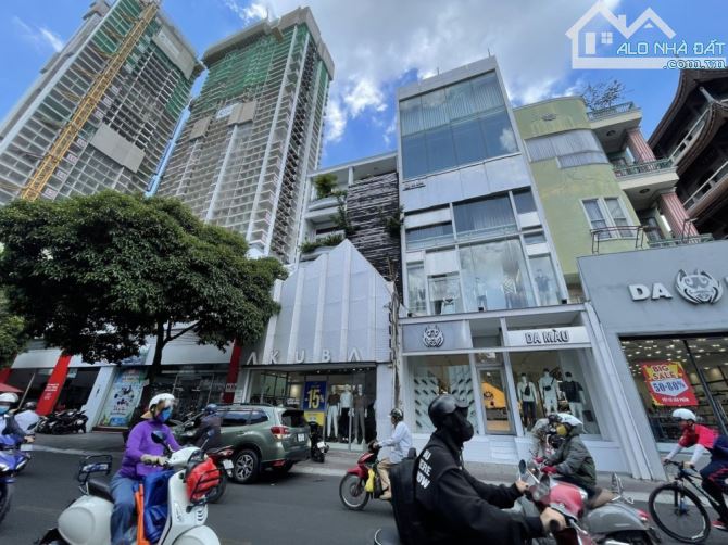 MT Duy nhất! Cung đường thời trang Nguyễn Trãi,Quận 5(7.5x16m- 1 trệt, 3 lầu, ST) 61 tỷ TL