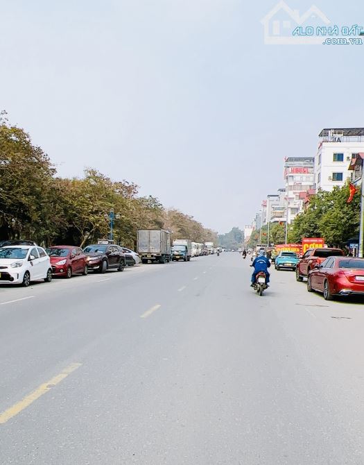 Hoa hậu đấu giá x3 Khê Nữ Nguyên Khê 2 mặt ngõ ô tô tránh phóng vòng quanh 80m chỉ 6,9 d
