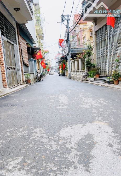 BánN đất đấu giá X2 Sáp Mai Đông Anh 2 mặt ngõ ô tô tránh chạy vòng quanh 62m zá rẻ