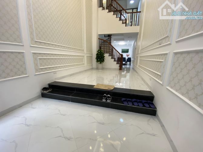 Bán nhà tại Ngõ 10 Nguyễn Thị Định Cầu Giấy Nhà mới tiện ích bạt ngàn vị trí độc bản