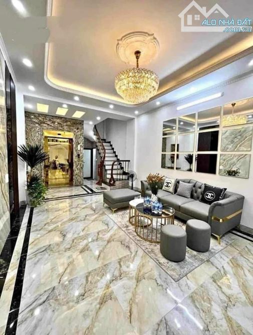 Bán nhà LẠC LONG QUÂN 7 tầng thang máy, Gara ô tô 7 chỗ 40m2 MT 4.5m chỉ 13.6 tỷ