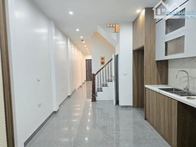 Nam thần ngõ 77 Nguyễn Thị Định, Trung Hòa, Cầu Giấy 50m2 4 tầng 19 tỷ mại dô
