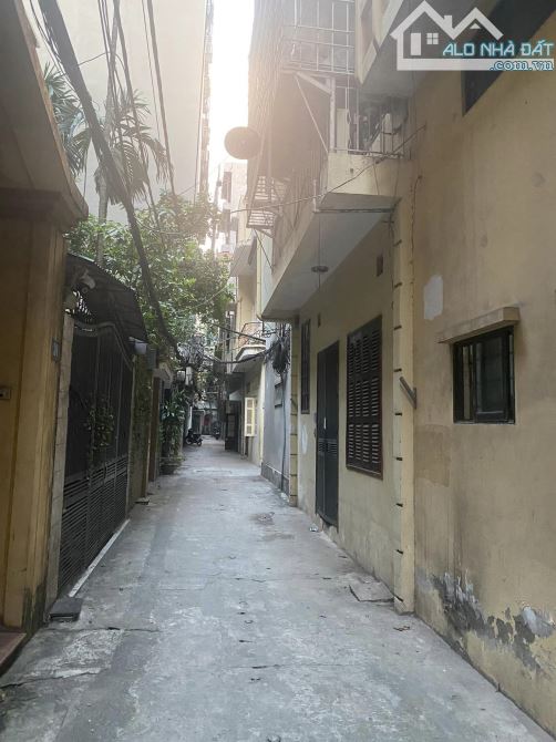 Bán nhà Lê Trọng Tấn, Thanh Xuân. DT: 43m. MT: 6m. Giá: 11 tỷ 5. Ngõ phân lô oto