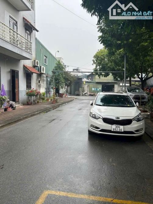 Bán mảnh đất đấu giá Yên Kiện ô tô phân lô vỉa hè giá 8 tỷ