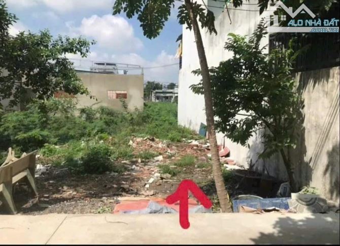 BÁN LÔ ĐẤT NGAY UBND XÃ TÂN XUÂN 87M2 GIÁ 1 TỶ 8 , SỔ HỒNG RIÊNG