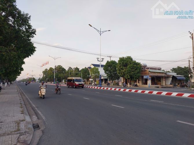 Cần bán 15,6 x 35 đất 2 mặt tiền Điện Biên Phủ, Ninh Thạnh Tp Tây Ninh