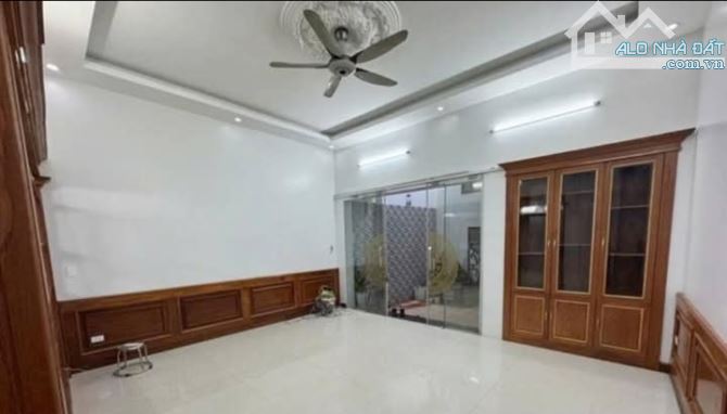 Bán nhà Chợ Hàng, Dư Hàng Kênh, Lê Chân, 4 tầng, 129m2, 12,9 tỷ