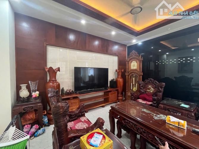 BIỆT THỰ SÂN VƯỜN VILLA PARK, NỞ HẬU, DIỆN TÍCH 322M2, PHÚ HỮU, Q9