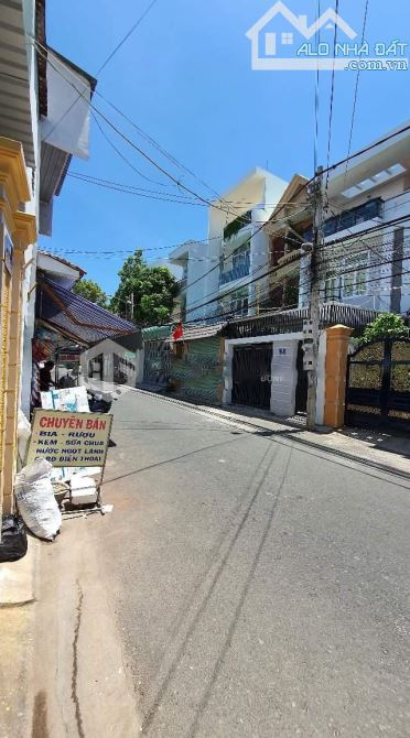 BÁN NHÀ MẶT TIỀN NGUYỄN HỚI, TP VŨNG TÀU  ( DT: 5.2m x 22,5m = 122m2) SHR + GIÁ 20 TỶ