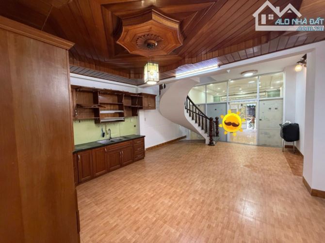 Nhà 3 tầng mặt tiền đường Châu Thị Vĩnh tế