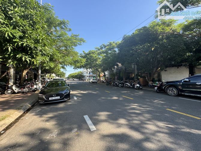 Bán lô đất 270m2 mặt tiền đường Đào Tấn, phường phú thuỷ, tp Phan thiết