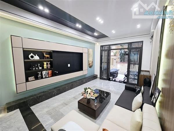 Bán Nhà Nguyễn Trãi Hà Đông, Ô Tô Tránh, Thang Máy, 5 Tầng, Giá Chỉ 11.x