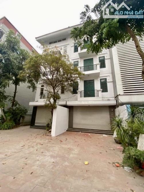 MẶT PHỐ HOÀNG CẦU. VỊ TRÍ VÀNG, SIÊU ĐẦU TƯ. DT 211M2, 5 TẦNG, MT 13M GIÁ 88 TỶ