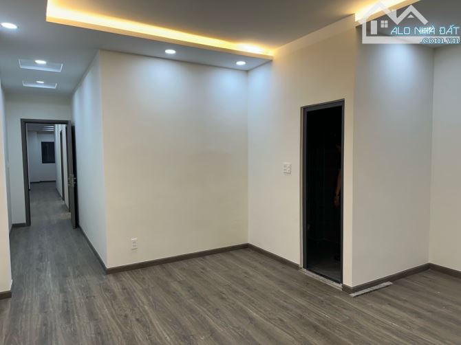 HẺM 7M KINH DOANH - 7 TẦNG - 130M2 - CÓ HẦM - THANG MÁY 1,6 TẤN - GẦN CV LÀNG HOA - 10