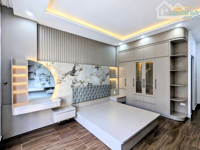 Nhà đẹp xây mới Tô Vũ -  Văn Cao. DT 80m2 x 5T Thang Máy - 10