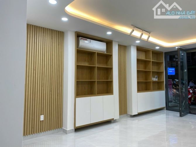 Mặt tiền Phú Nhuận, 70m2, chỉ hơn 12tỷ - 11