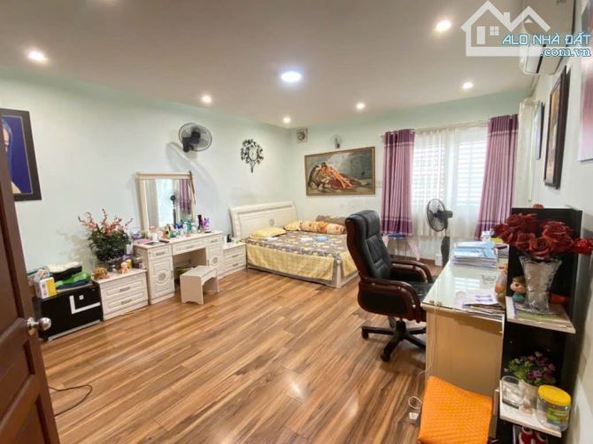 Nhà phố 4 lầu đẹp có T.máy HXH tới cửa ngang 4m 105m2 CMT8 ngay TT Q10 gần chợ 16 tỷ hơn. - 11