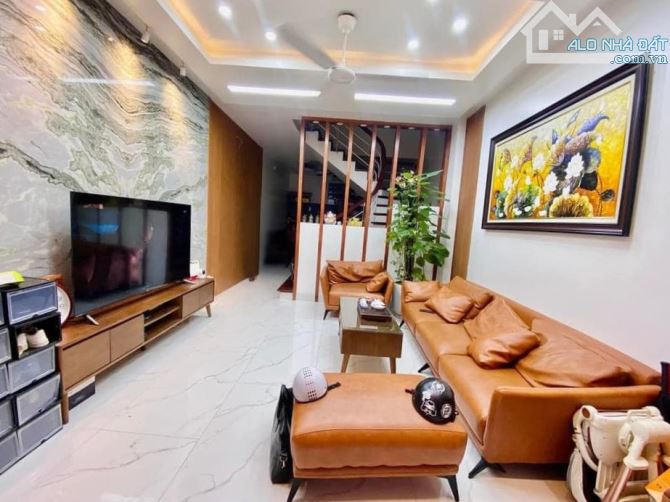 🏡NHÀ 3 TẦNG BTCT - HẺM AN NINH  - NGANG 4M - TÂN BÌNH - BÀNH VĂN TRÂN - 6.X TỶ - 1