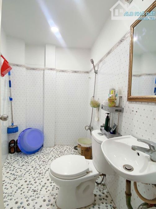 Bán nhà mặt tiền Phan Xích Long,P.16,Q.11,dt: 3,6 x 15 nhà xây 3 lầu 9 Tỷ. - 1