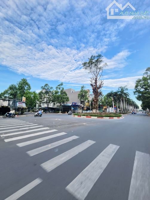 56Ty TL đất 350,2m2  2 mặt tiền ngang 15m, MT đường GS1 BigC GO, p.Đông Hoà - 1