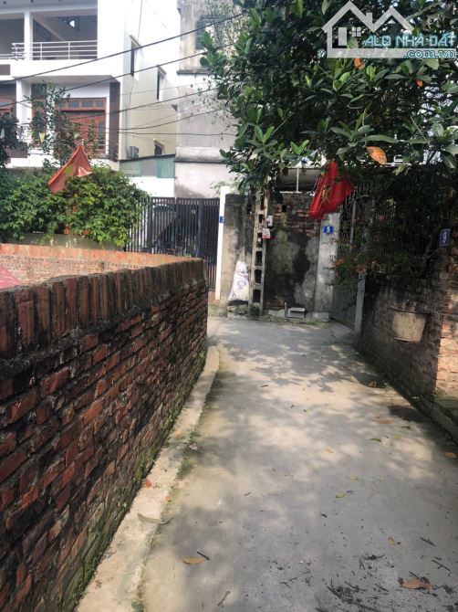 Đất đẹp ngõ thoáng giá rẻ gần đường ô tô Dương Quang DT 40m2 . Giá 2.26 tỷ - 1