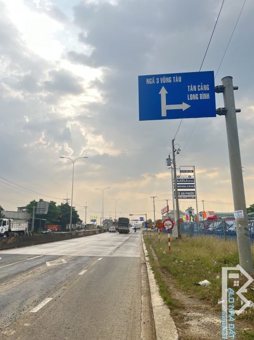 Bán 8000m2 đất bãi xe mặt tiền võ nguyên giáp, vị trí đẹp p.Phước Tân.