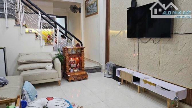 Mặt tiền Tôn Đản 70m2 nhà 3 tầng (3,8x18) giá 4,4tỷ.rẻ như trong kiệt. - 1