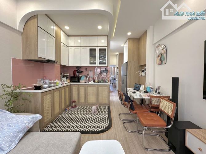 🏡BÁN CHDV 5 TẦNG, 42M², 7 PN, 2 MẶT HẺM Ô TÔ, NƠ TRANG LONG - GIÁ HỜI🍀 - 1