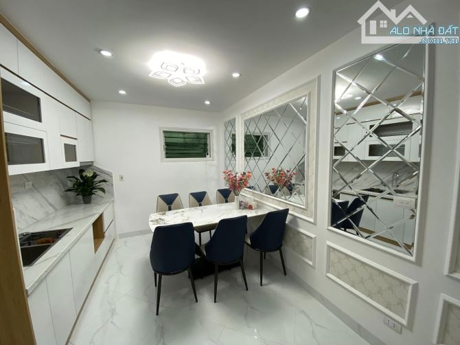 Bán nhà tại Ngõ 10 Nguyễn Thị Định Cầu Giấy Nhà mới tiện ích bạt ngàn vị trí độc bản - 1