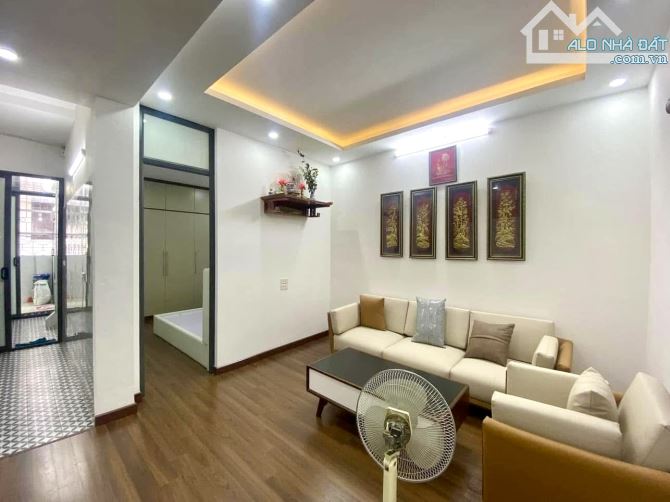 CHỈ HƠN 2 TỶ - TẬP THỂ PHƯƠNG MAI - 55M2 - 2 NGỦ - TT ĐỐNG ĐA - FULL NỘI THẤT - 1
