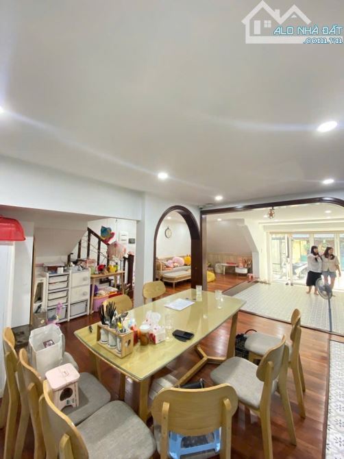 BÁN NHÀ PHÂN LÔ HOÀNG QUỐC VIỆT- Ô TÔ TRÁNH- 100M2, MẶT TIỀN 6.66M_ GIÁ 34.5 TỶ - 1