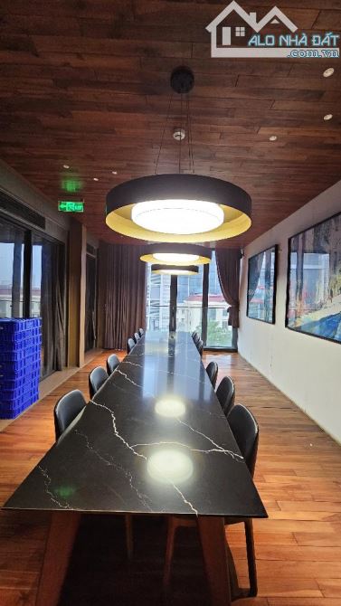 NHÀ MẶT PHỐ LẠC LONG QUÂN --TÂY HỒ--VỈA HÈ RỘNG -KINH DOANH -THANG MÁY -120 m2-8 TẦNG - 1