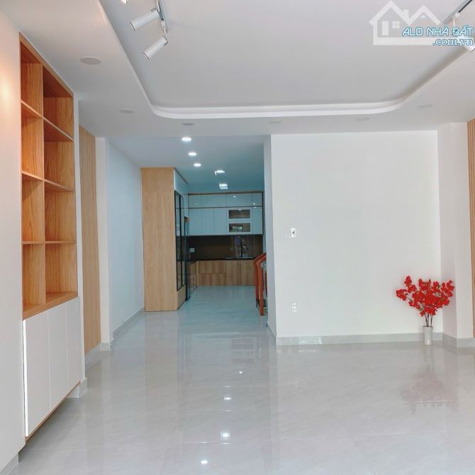 Mặt tiền Phú Nhuận, 70m2, chỉ hơn 12tỷ - 1