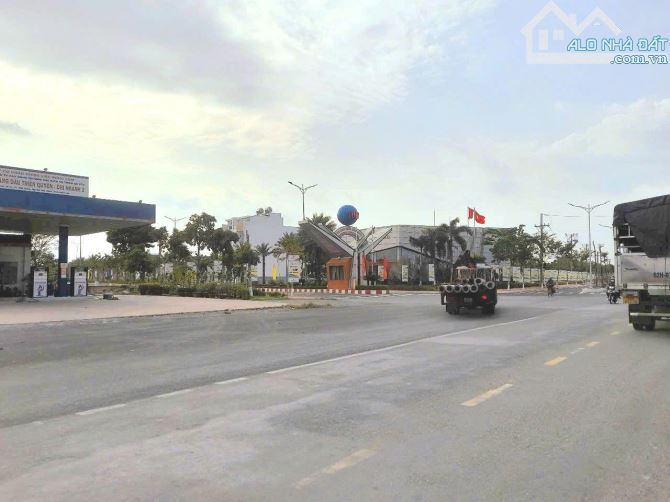 Siêu phẩm, chỉ 650tr sở hữu 1000m2 đất vườn 16x 61m, view kênh