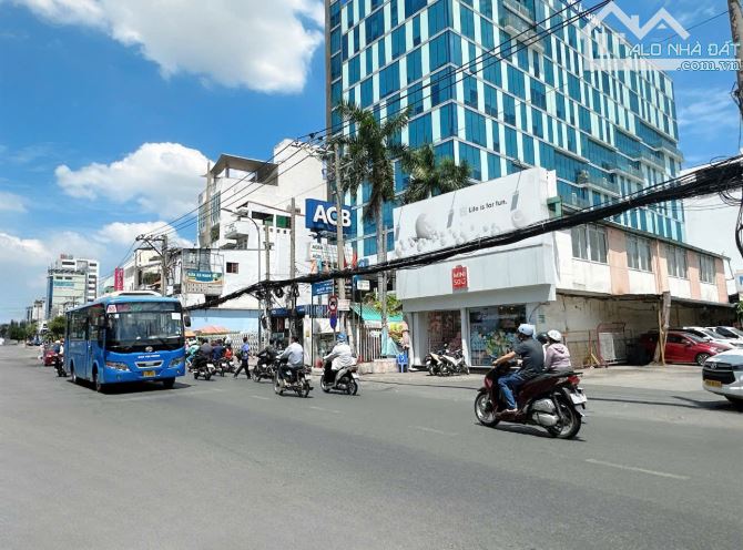 Nhà phố 4 lầu đẹp có T.máy HXH tới cửa ngang 4m 105m2 CMT8 ngay TT Q10 gần chợ 16 tỷ hơn. - 1