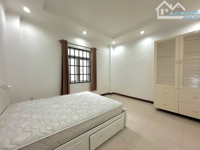 🏡 SIÊU PHẨM PHÚ NHUẬN – THÍCH QUẢNG ĐỨC – SÁT MẶT TIỀN - 56M2 - 5 TẦNG BTCT - 13.x CỦ 🏡 - 12