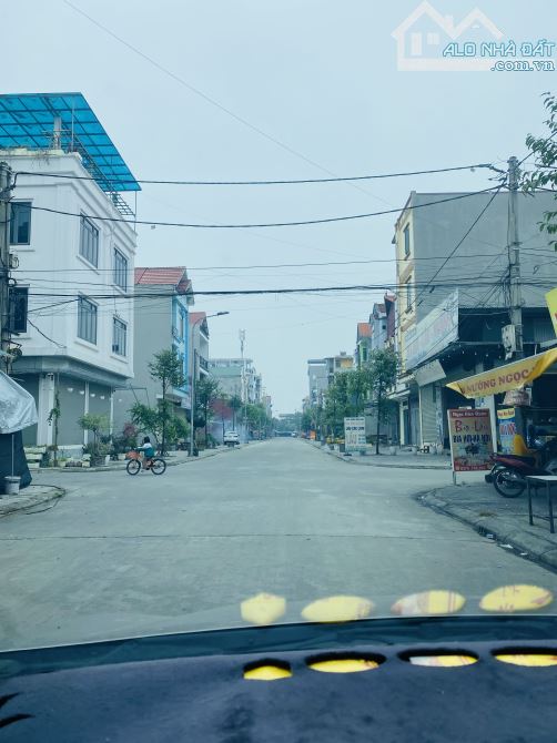 bán lô giãn Dân Chu Mẫu 2 nhìn vườn hoa,lô áp góc ngay ngã 3,giá nhỉnh 4 tỷ - 2