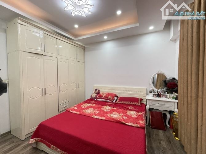 Bán chung cư việt hưng 97m 3 ngủ tầng cao view đẹp - 2