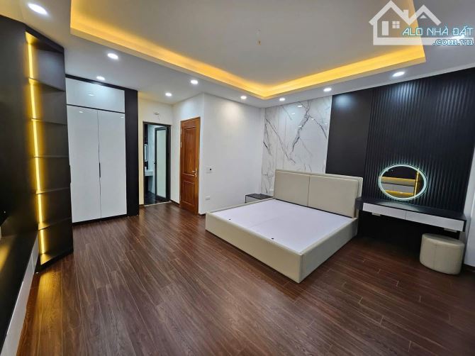 NHÀ TRƯƠNG ĐỊNH HAI BÀ TRƯNG Ở NGAY FULL NỘI THẤT 43m2 5 TẦNG TRƯỚC NHÀ SH QUAY NHỈNH 8 TỶ - 2