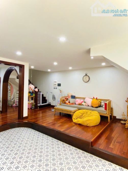 BÁN NHÀ PHÂN LÔ HOÀNG QUỐC VIỆT- Ô TÔ TRÁNH- 100M2, MẶT TIỀN 6.66M_ GIÁ 34.5 TỶ - 2