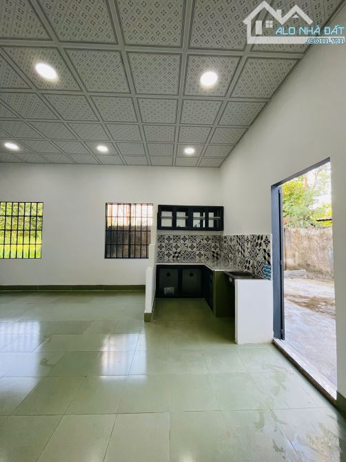 Nhà mặt tiền nhựa lớn - Sổ Hồng Riêng - giá rẽ - 2