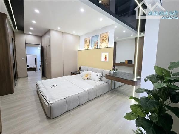 Bán Nhà Nguyễn Trãi Hà Đông, Ô Tô Tránh, Thang Máy, 5 Tầng, Giá Chỉ 11.x - 2
