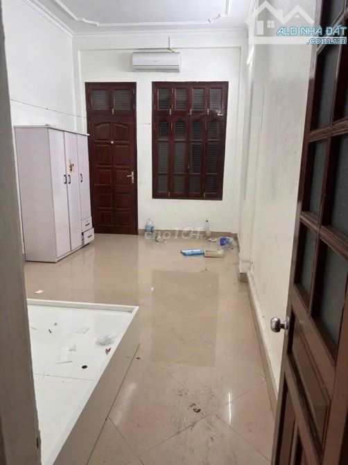 Cho thuê nhà ngõ hàng xóm Vườn Bách Thảo, 35m2 xây 5 tầng nhỉnh 10 triệu - 2